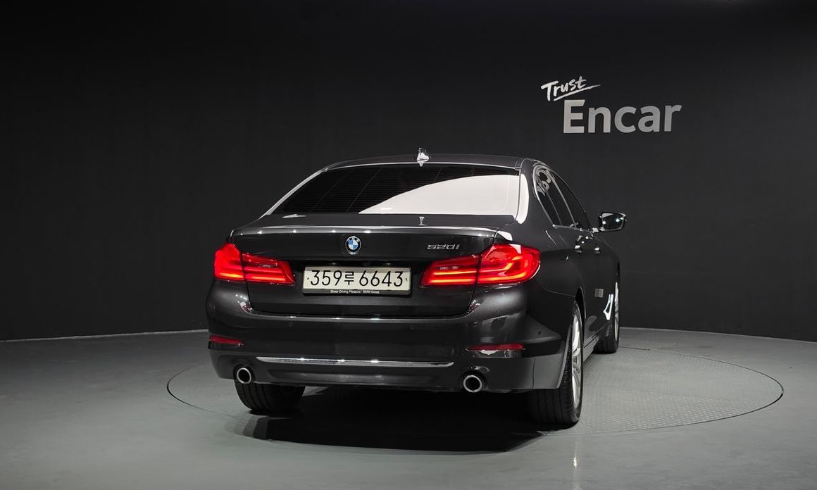 BMW 5-Series 2020