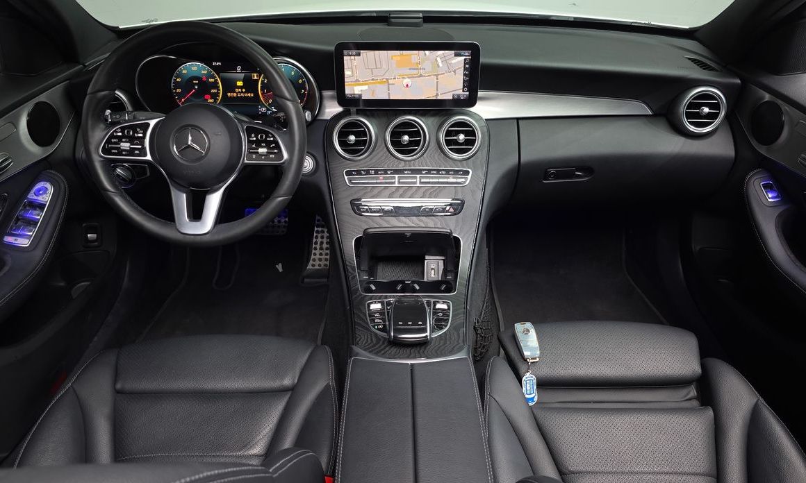 Mercedes-Benz C-Class 2021