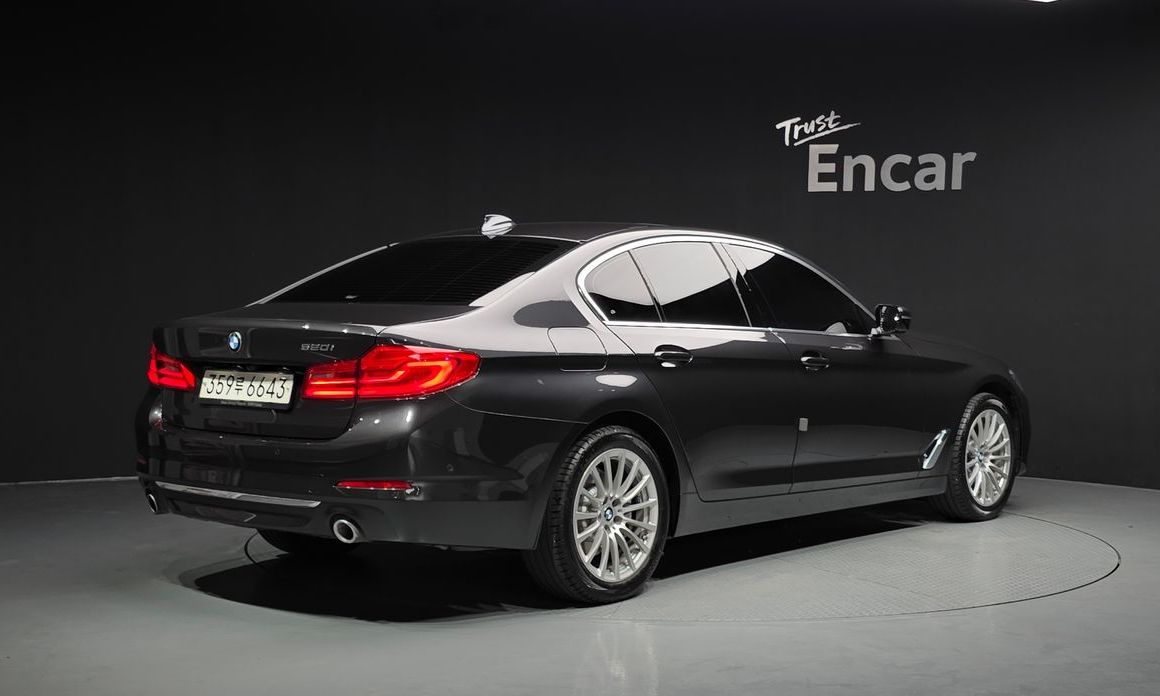 BMW 5-Series 2020