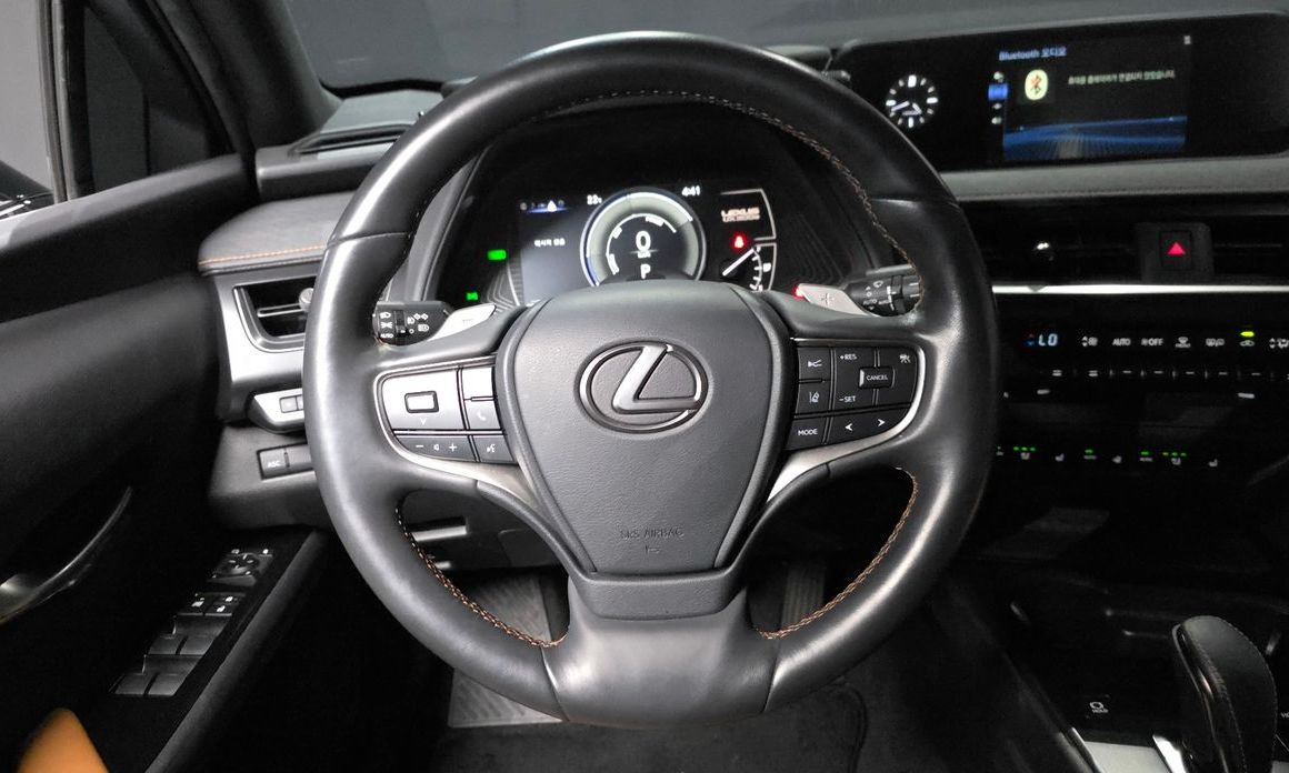 Lexus UX 2022