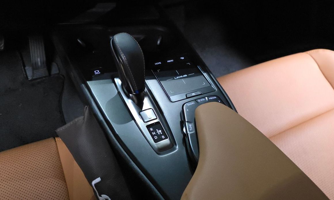 Lexus UX 2022