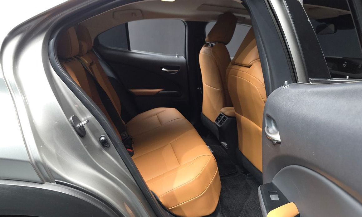 Lexus UX 2022
