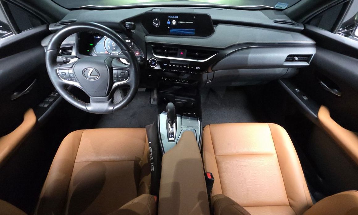 Lexus UX 2022