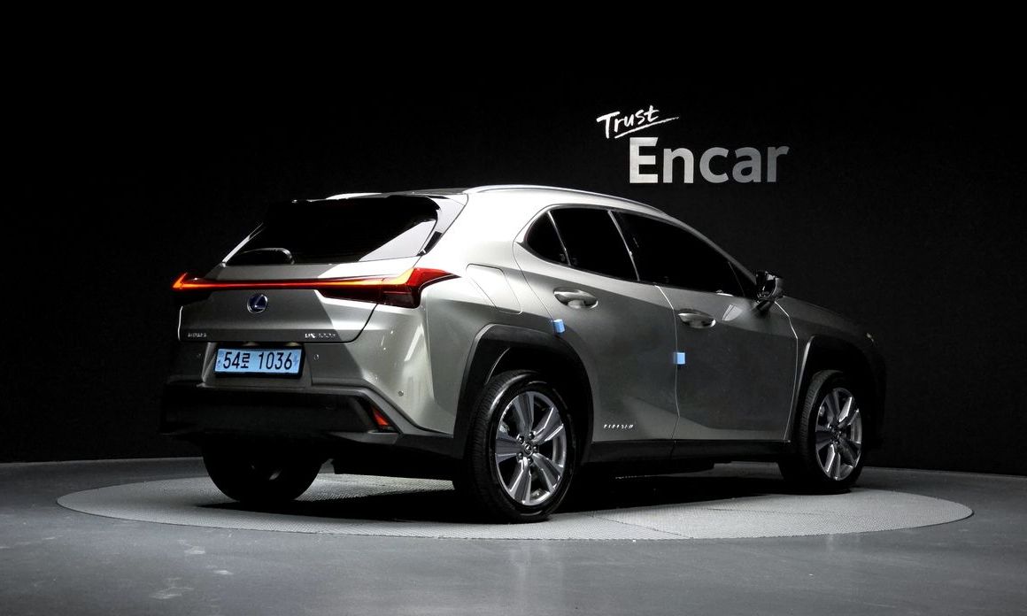 Lexus UX 2022