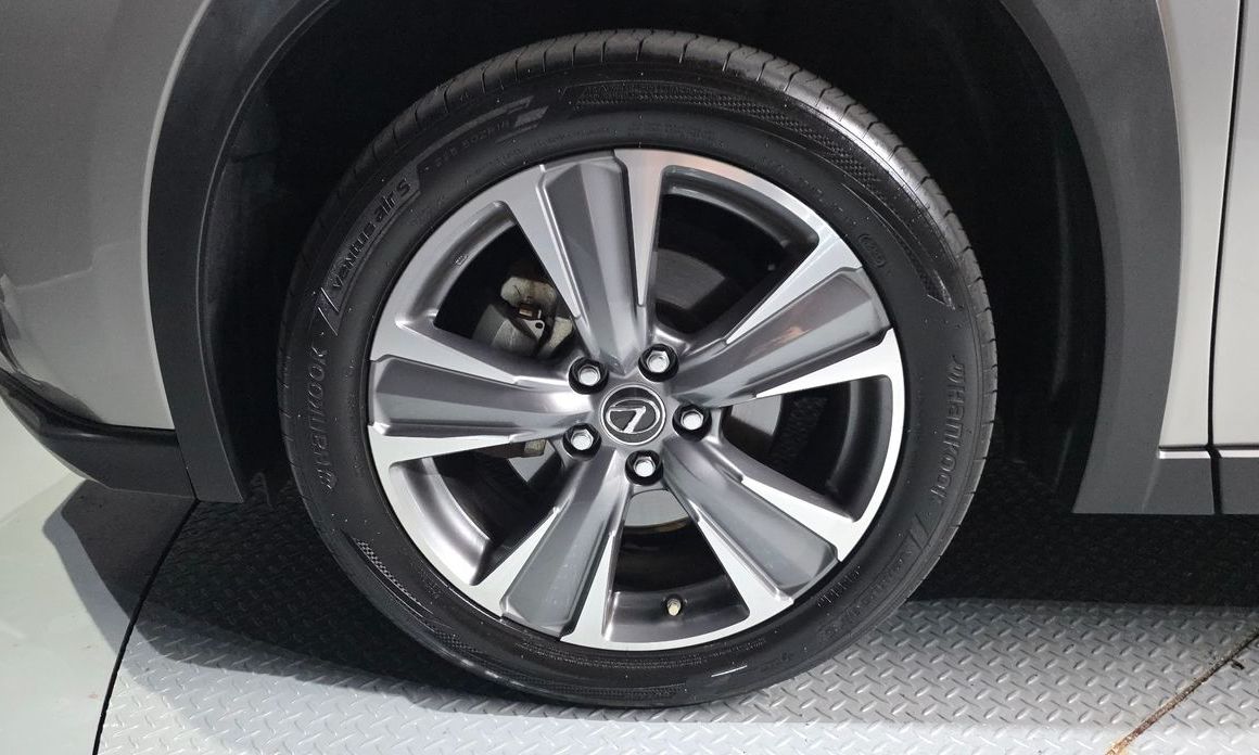 Lexus UX 2022