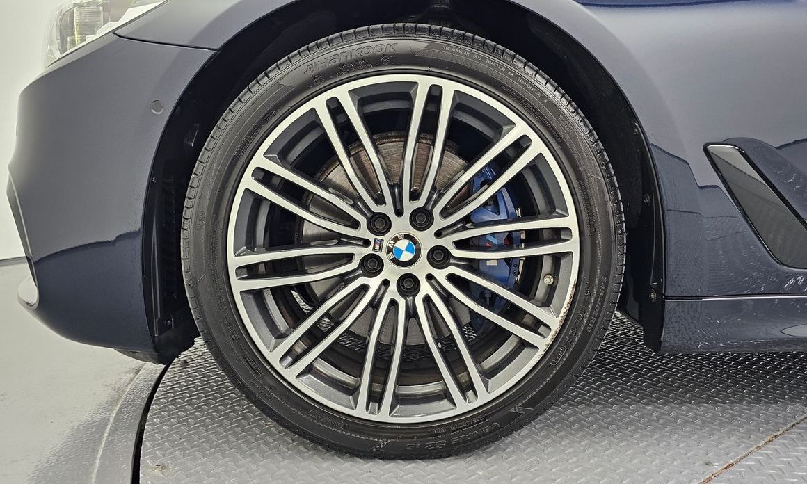 BMW 5-Series 2019