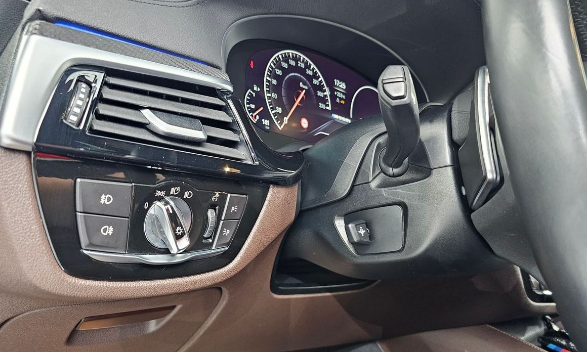 BMW 5-Series 2019