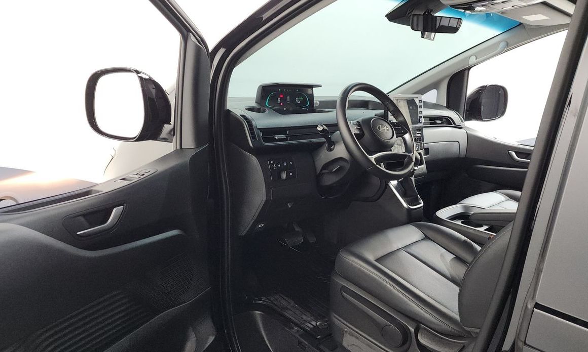 Hyundai Staria 2025
