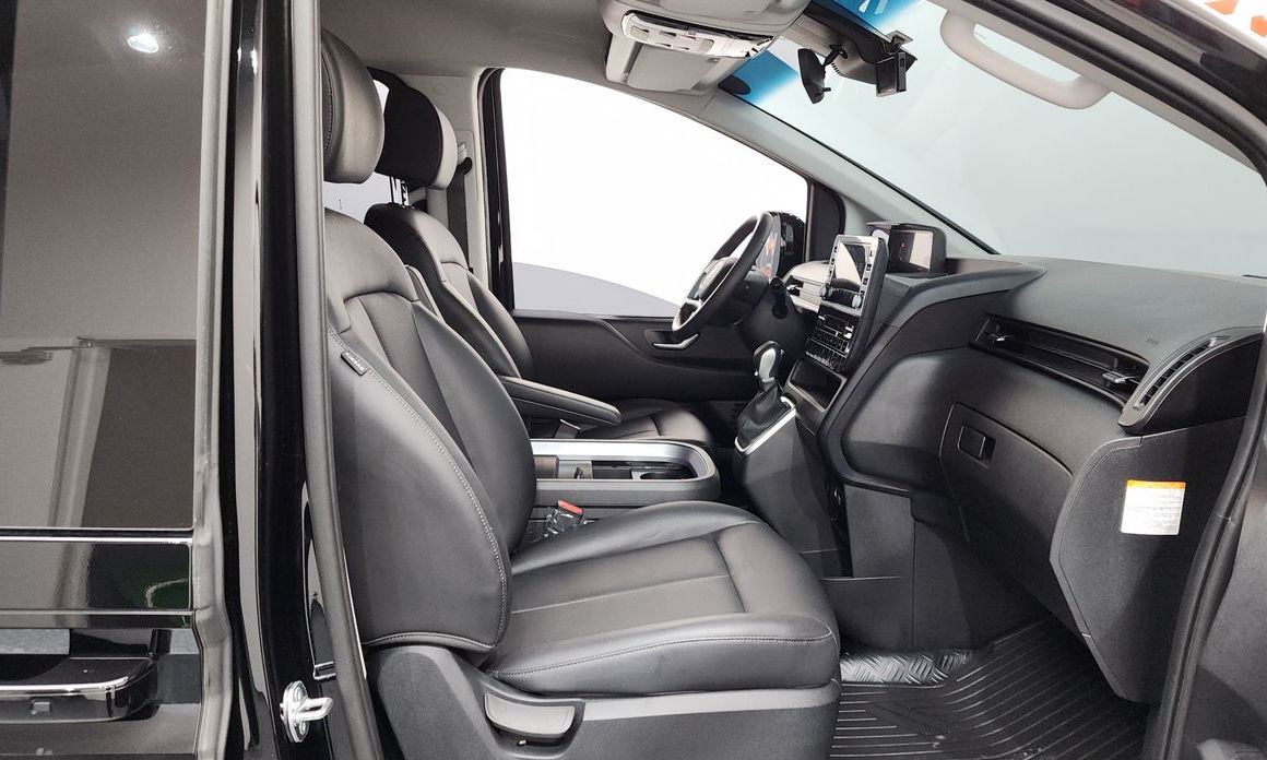 Hyundai Staria 2025