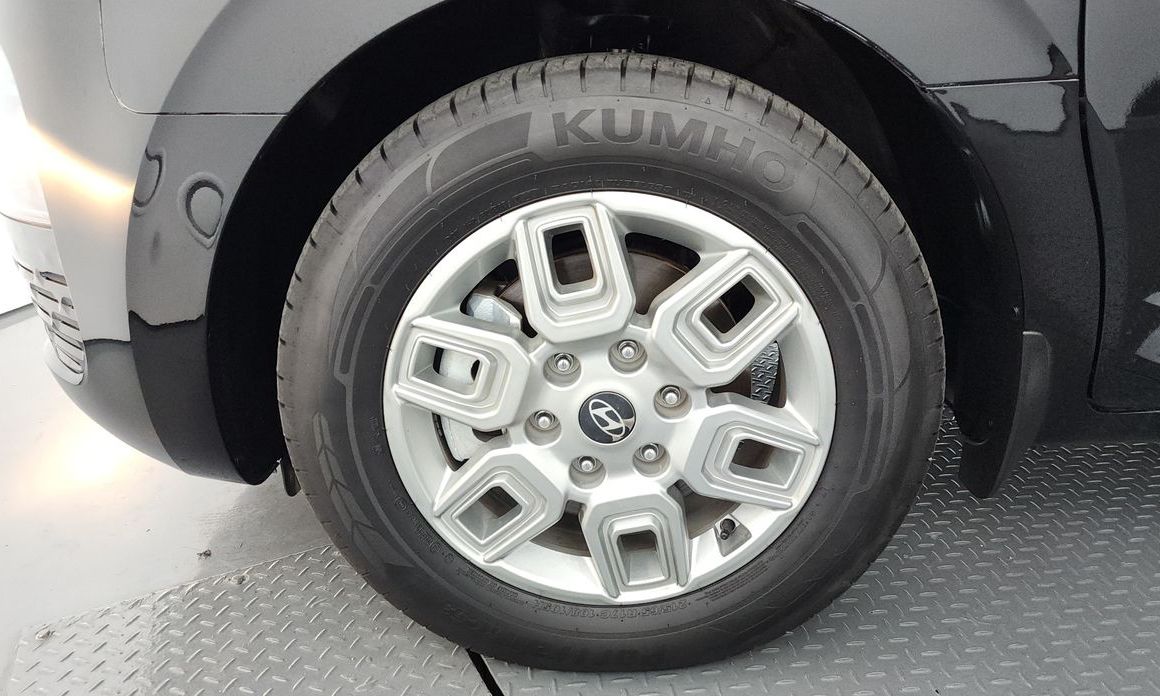 Hyundai Staria 2025