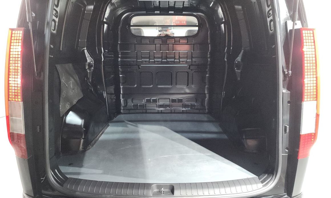 Hyundai Staria 2025