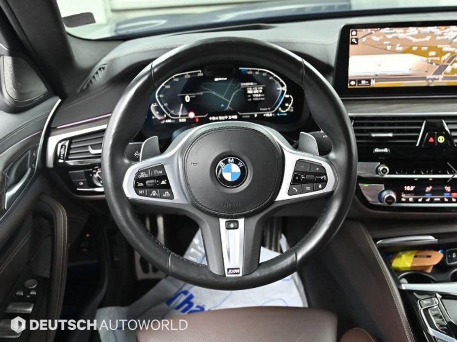 BMW 5-Series 2021