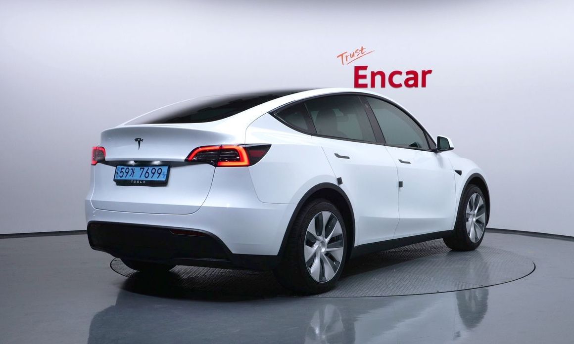 Tesla Model Y 2023