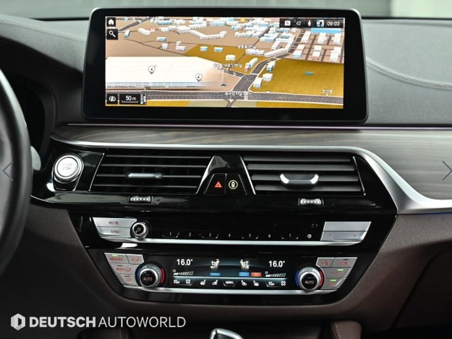 BMW 5-Series 2021
