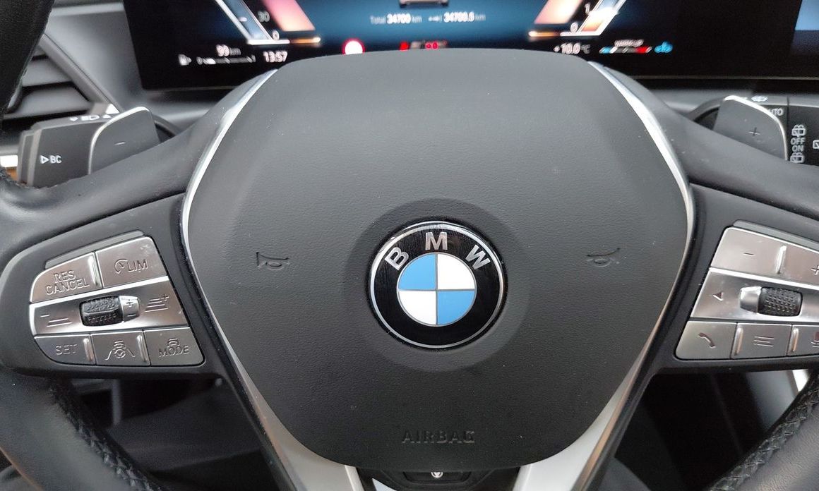 BMW 3-Series 2023