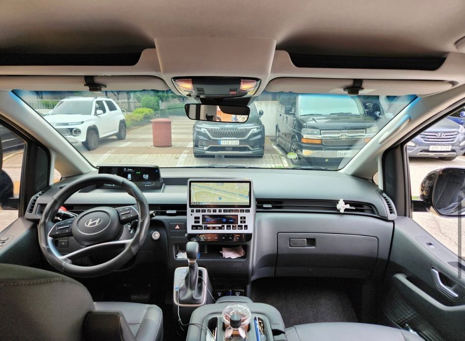 Hyundai Staria 2025