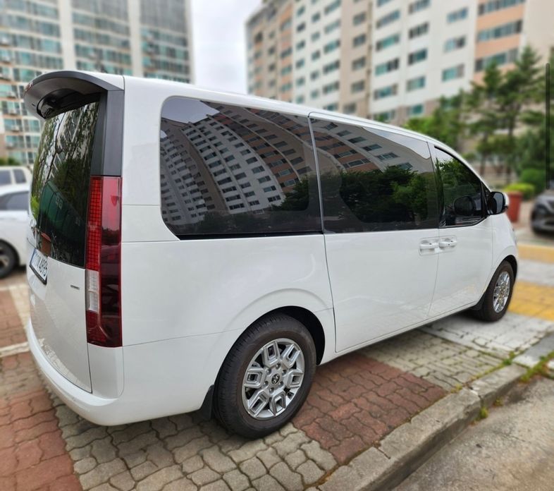 Hyundai Staria 2025