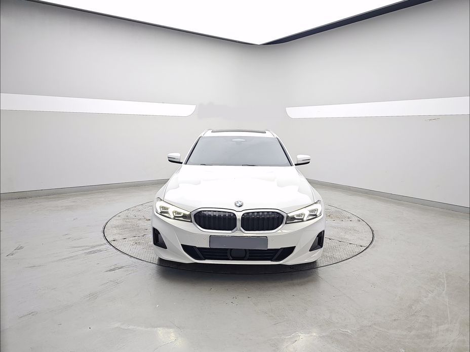 BMW 3-Series 2023