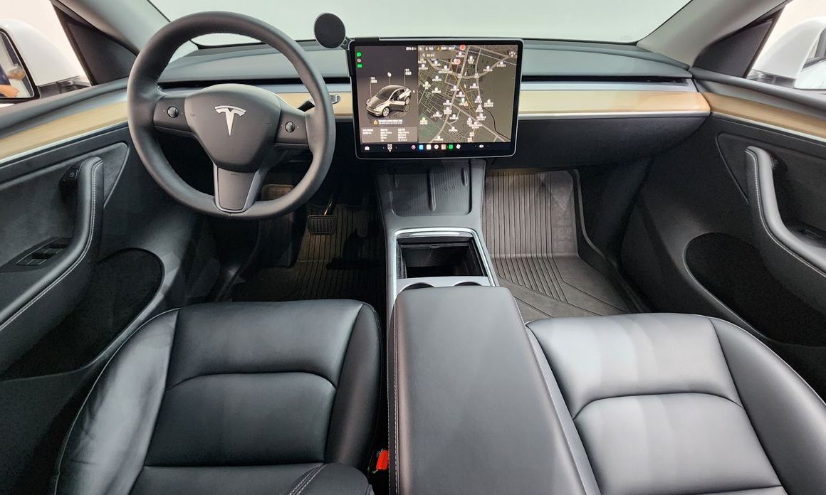 Tesla Model Y 2023