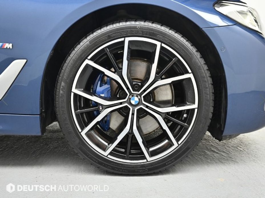 BMW 5-Series 2021