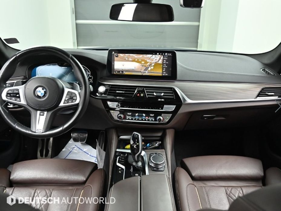 BMW 5-Series 2021