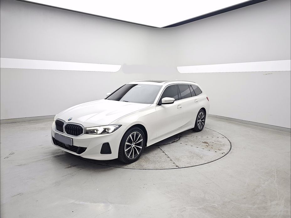 BMW 3-Series 2023