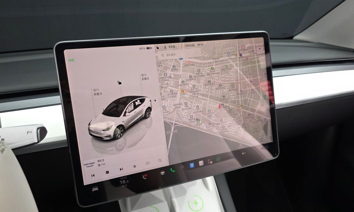 Tesla Model Y 2024
