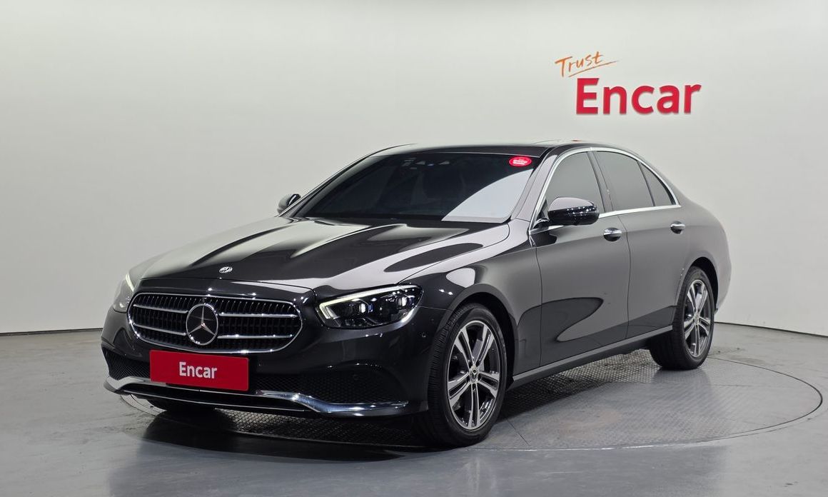 Mercedes-Benz E-Class 2022