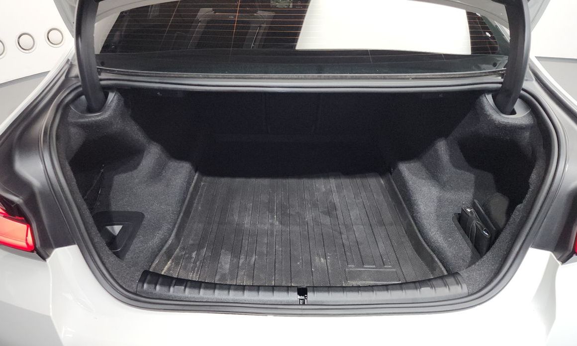 BMW 5-Series 2023