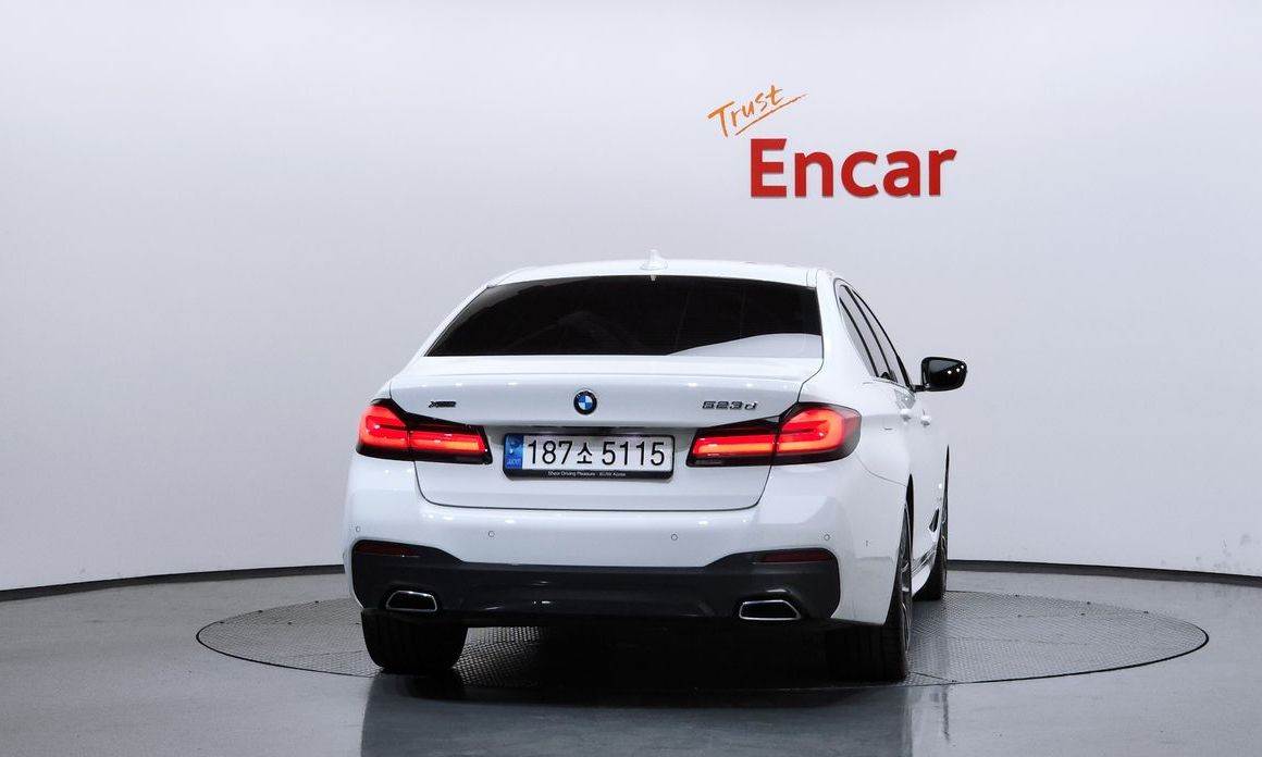 BMW 5-Series 2023