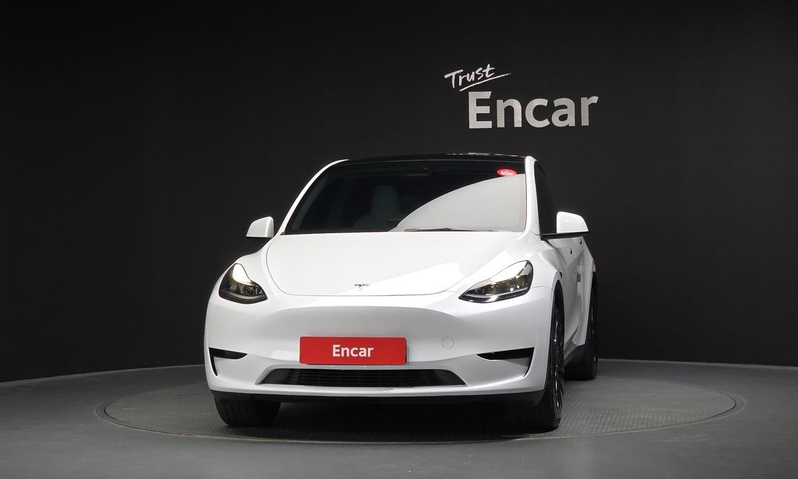 Tesla Model Y 2024