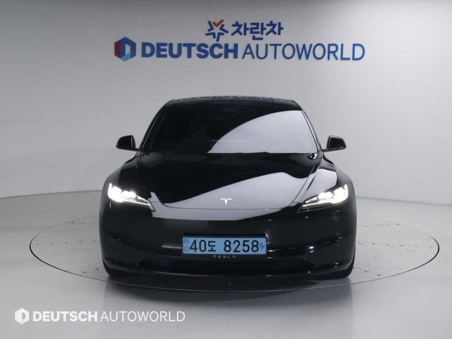 Tesla Model 3 2024