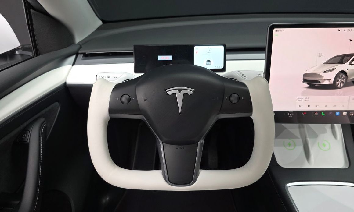 Tesla Model Y 2024
