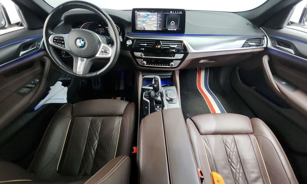 BMW 5-Series 2023