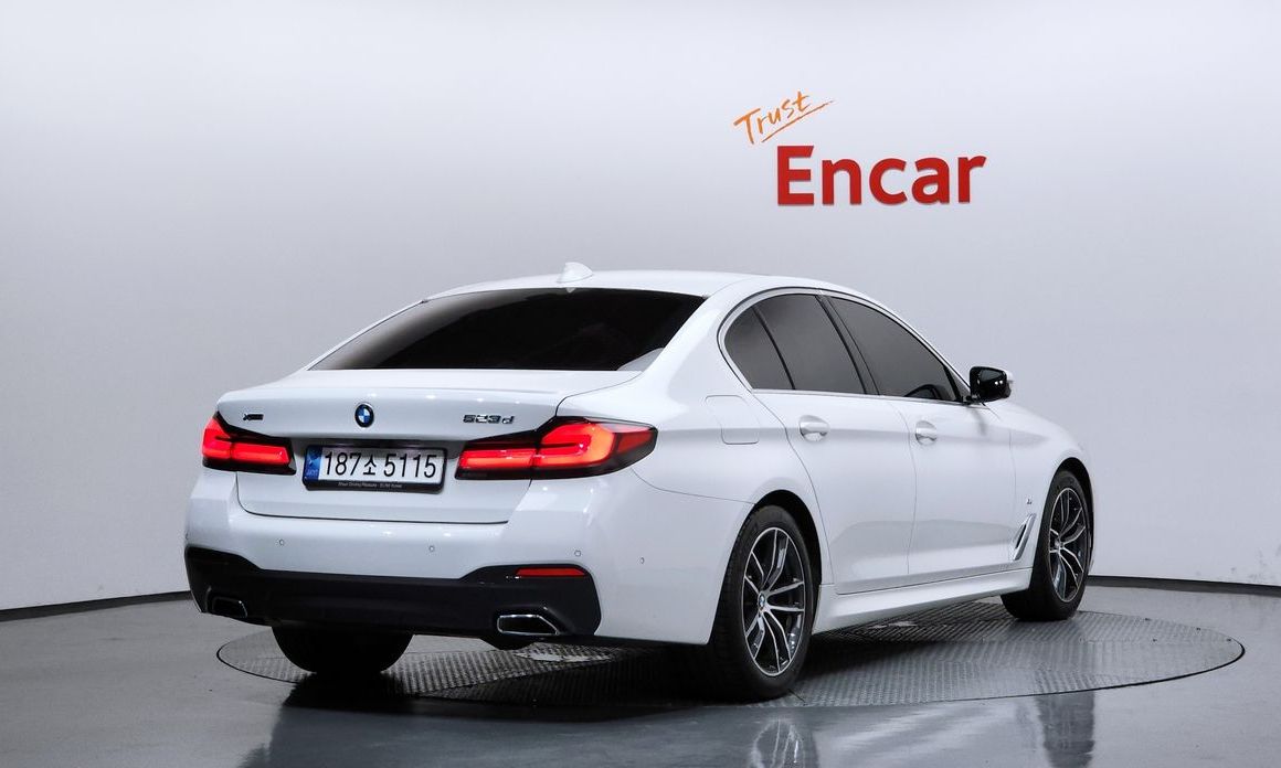 BMW 5-Series 2023