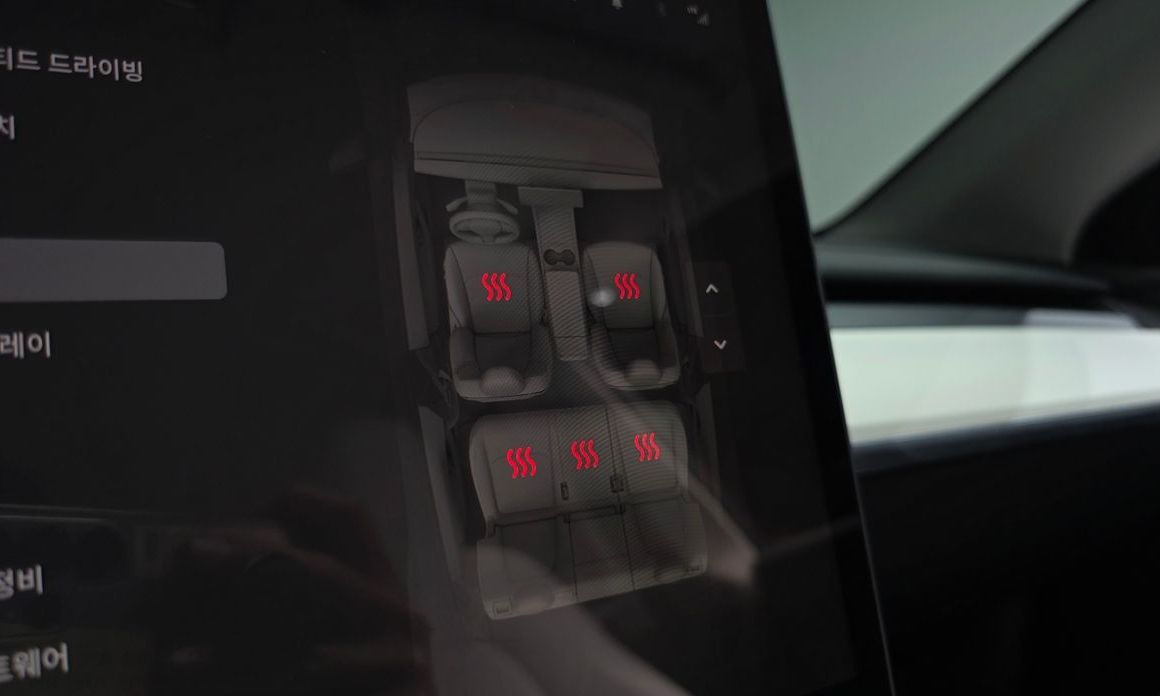 Tesla Model Y 2025