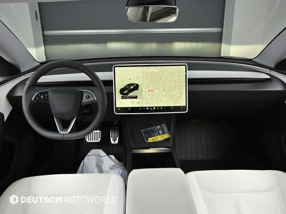 Tesla Model 3 2024