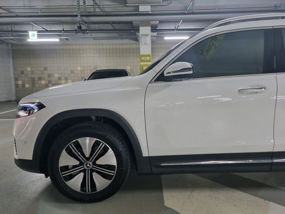 Mercedes-Benz EQB 2024