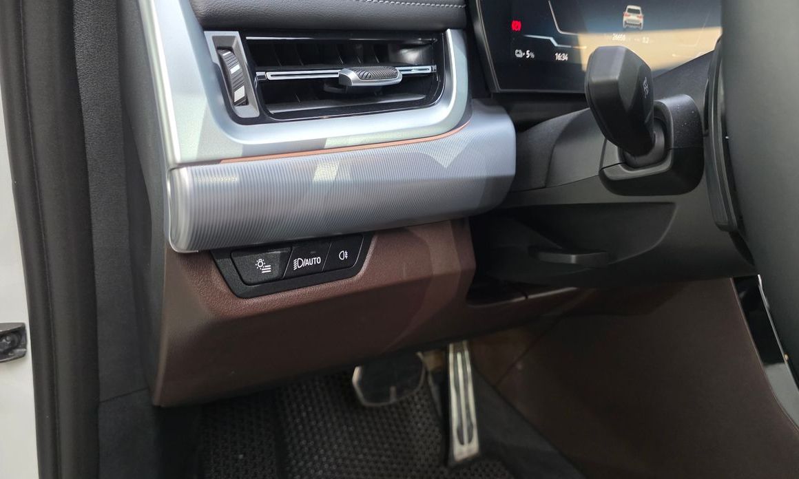 BMW iX1 2024