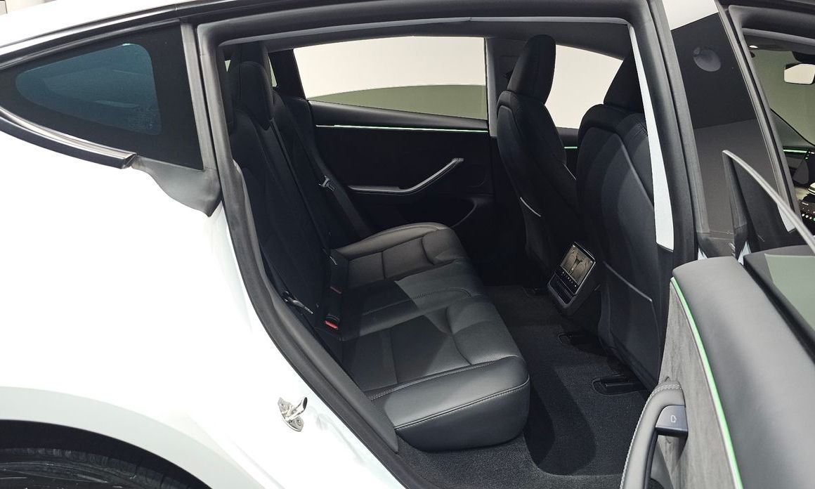 Tesla Model 3 2024