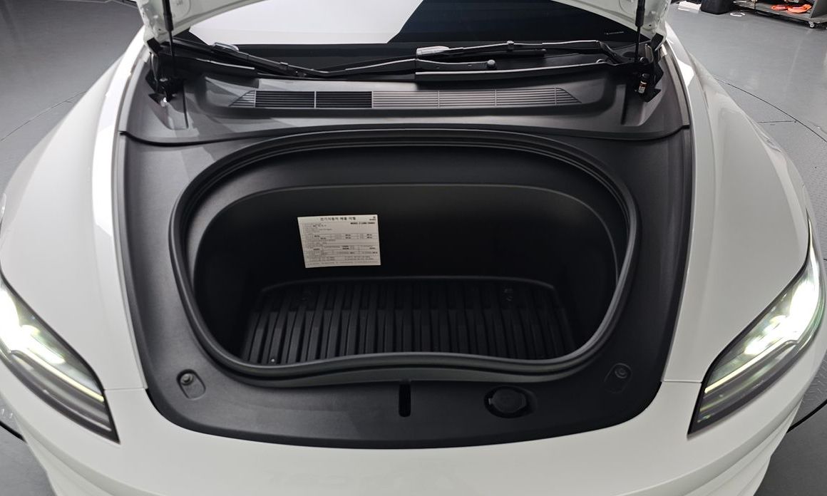 Tesla Model 3 2024
