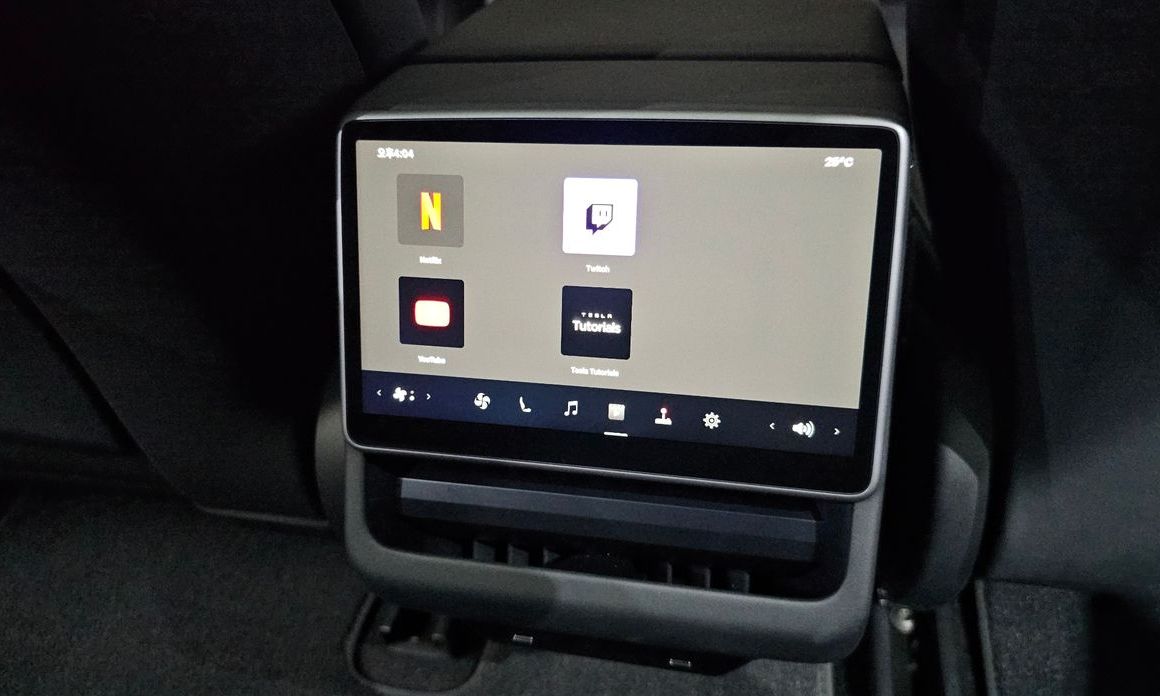 Tesla Model 3 2024