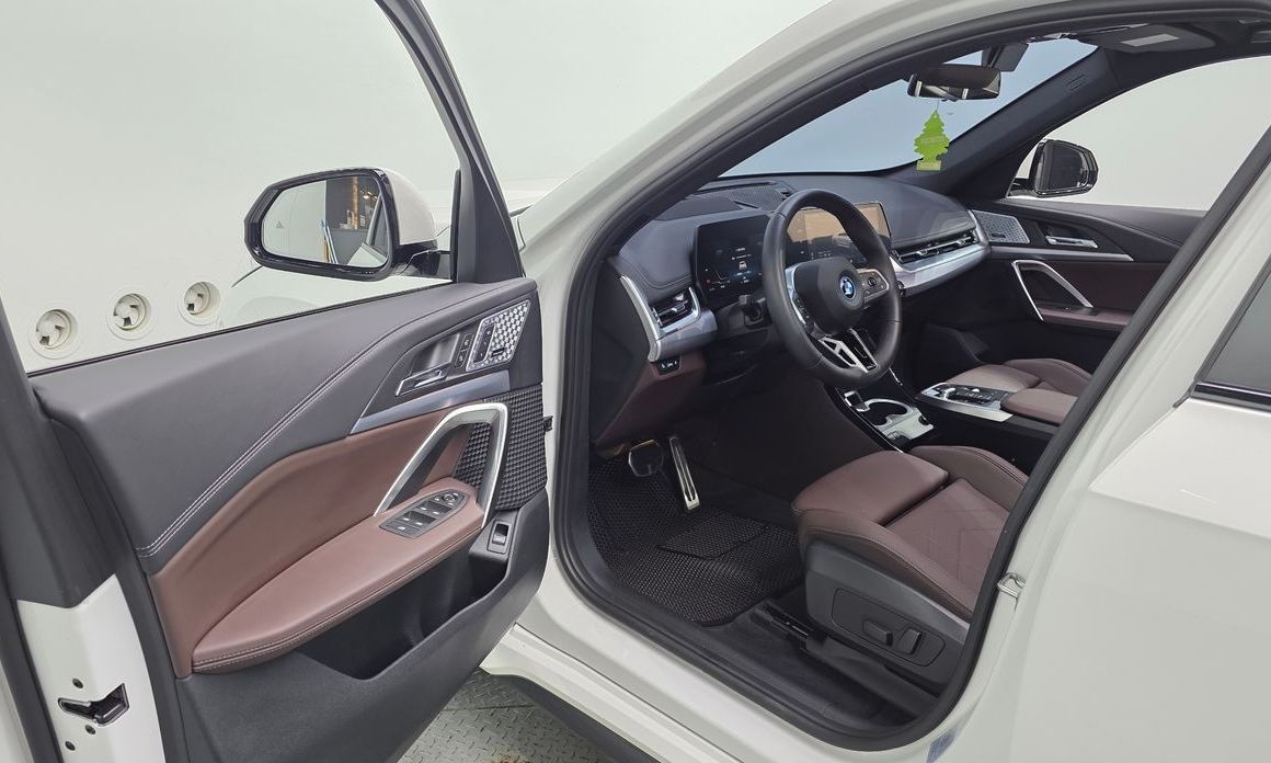 BMW iX1 2024
