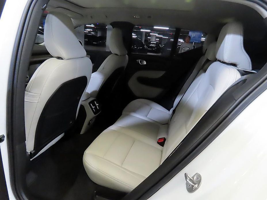 Volvo XC40 2026