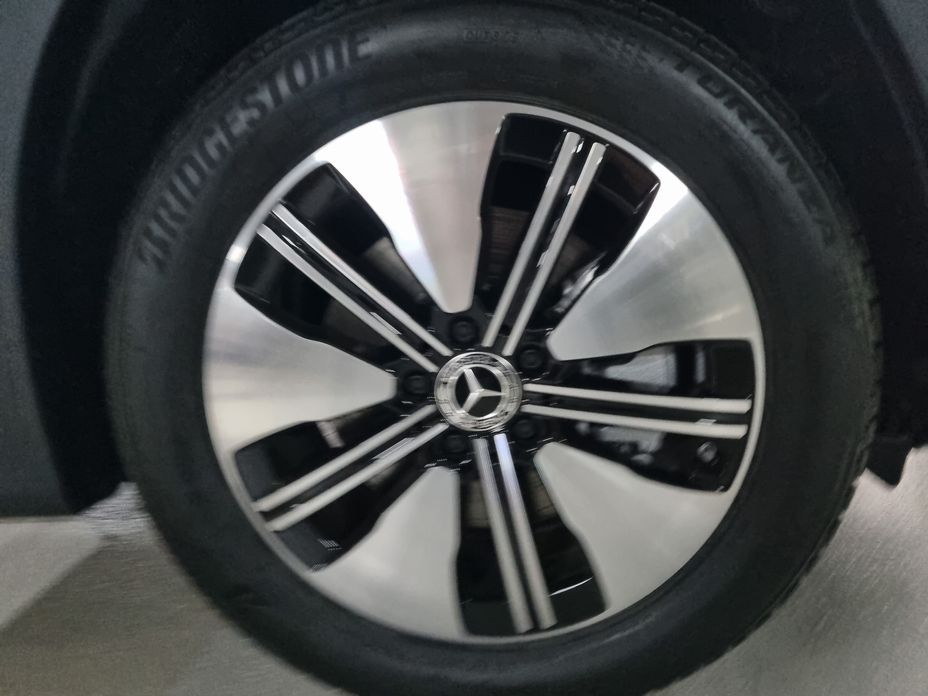 Mercedes-Benz EQB 2024