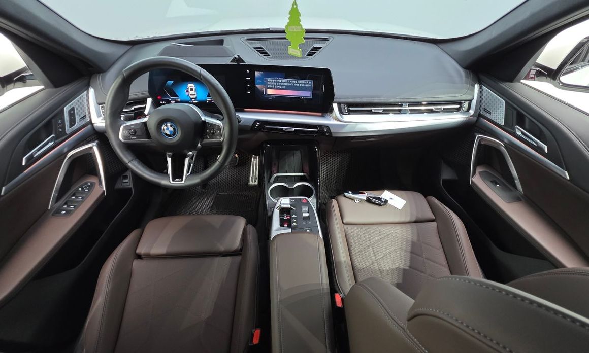 BMW iX1 2024
