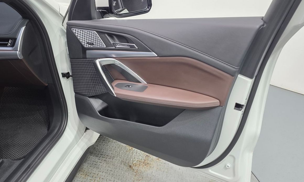 BMW iX1 2024