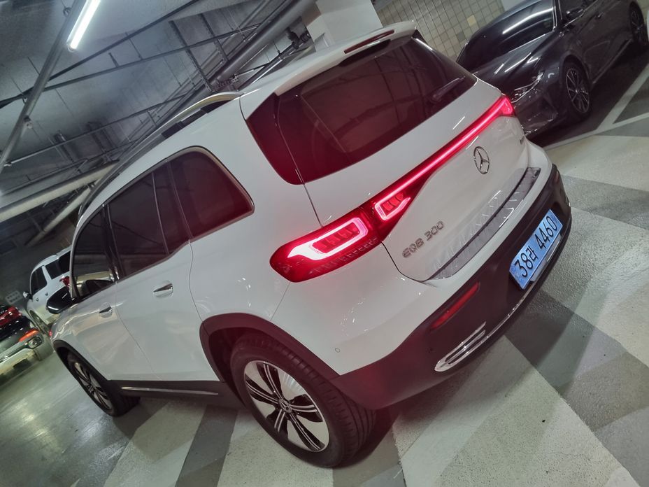 Mercedes-Benz EQB 2024