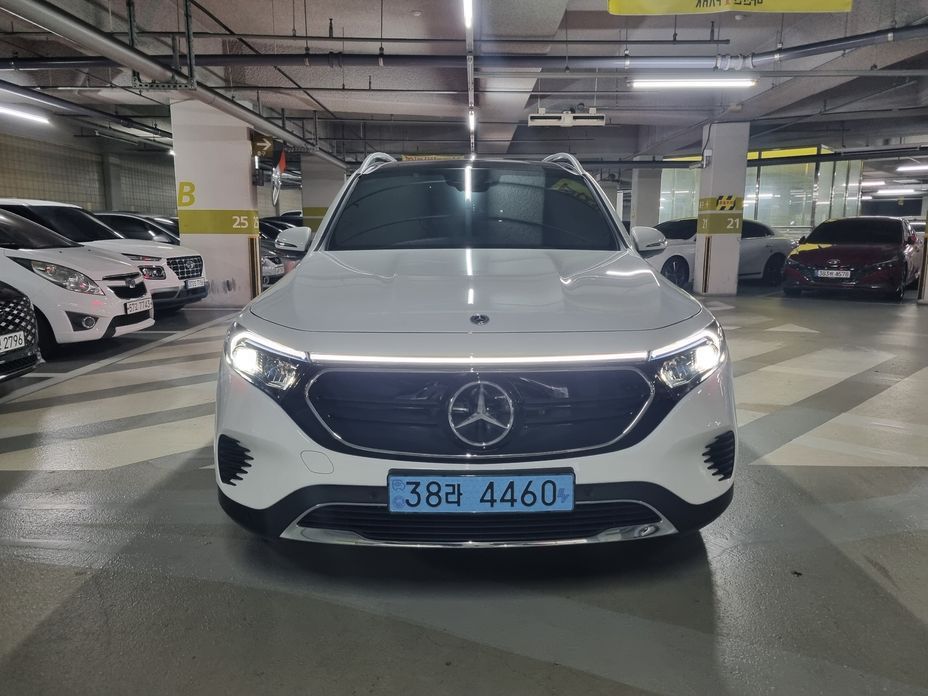 Mercedes-Benz EQB 2024