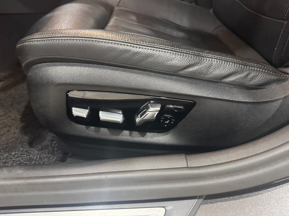 BMW 5-Series 2023